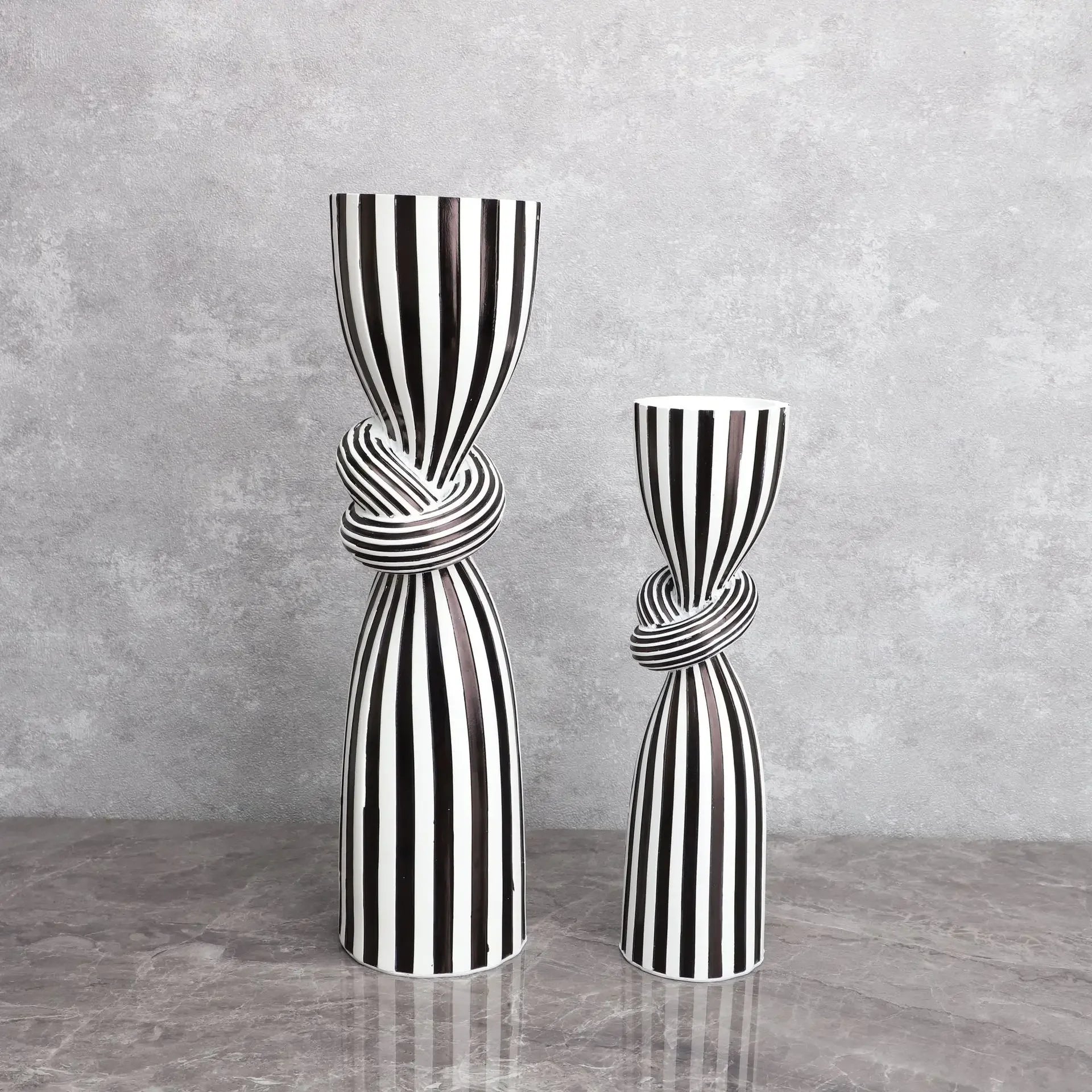 Black and White Striped Twisted Rope Knot Single Candle Holder, Resin, Dining Table Wedding Center Decoration, Modern Decoration - vue 3 sur 8