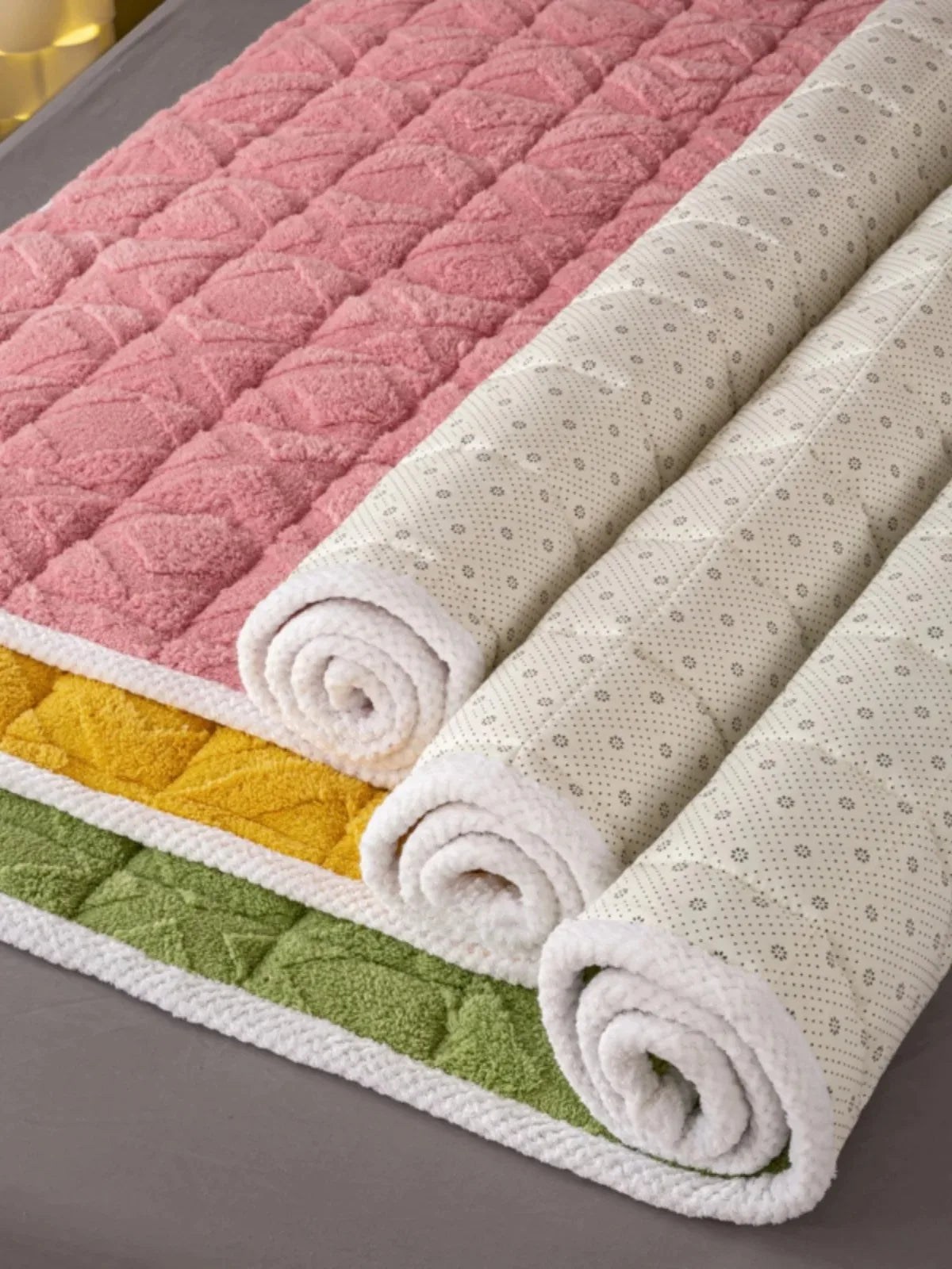 surmatelas doux hiver en velours agneau pour étudiants - vue 6 sur 12