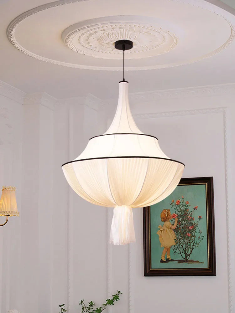 Suspension médiévale française design artistique nordique