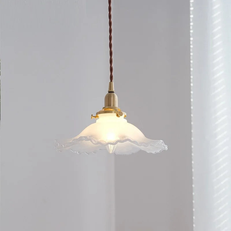 suspension en verre et laiton design nordique vintage décorative