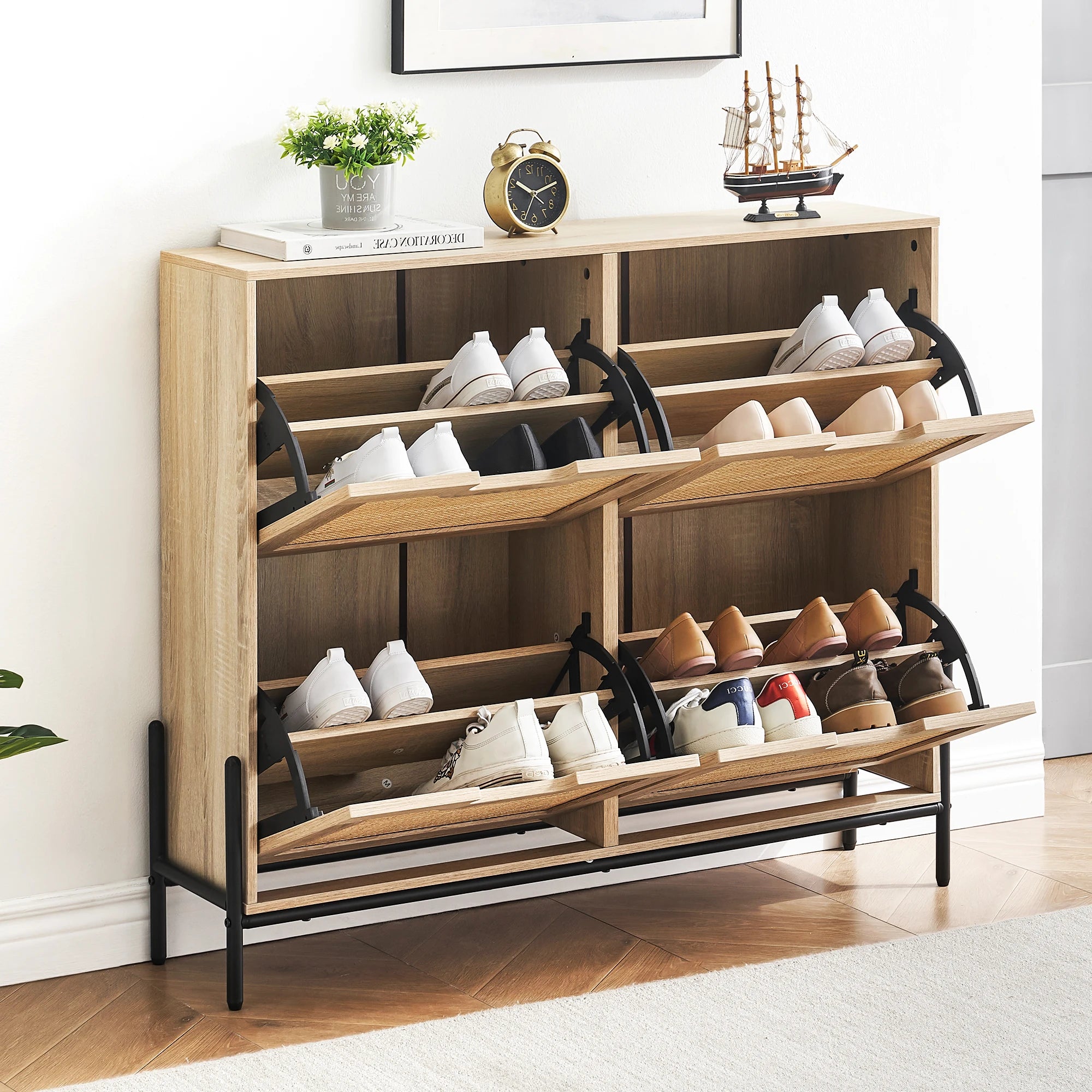 meuble à chaussures en rotin naturel avec portes rabattables et étagères réglables - vue 2 sur 9