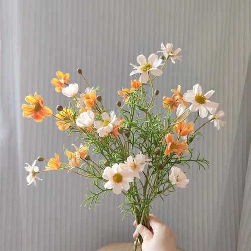 Realistic artificial daisy flowers for decoration and DIY - vue 3 sur 10