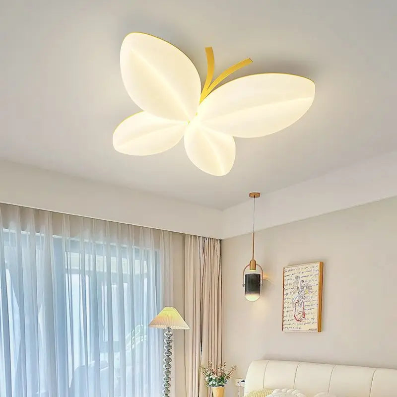 plafonnier créatif papillon pour chambre de petite fille - vue 3 sur 11