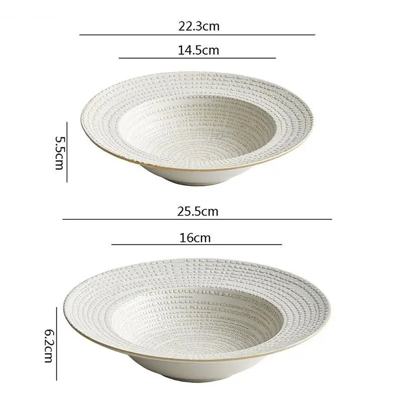 Assiette soupe céramique texture irrégulière style artisanal restaurant