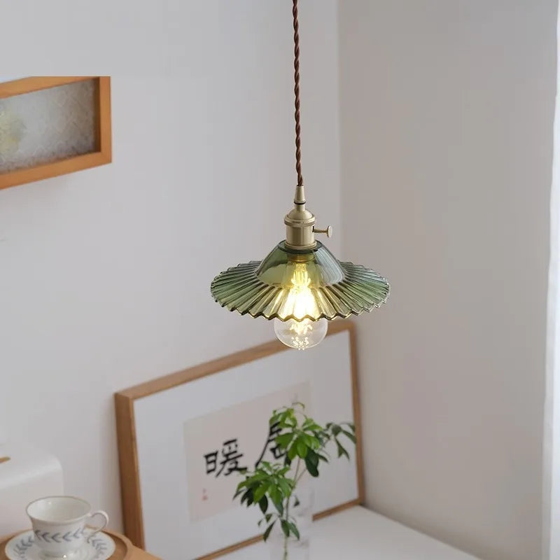 suspension vintage nordique en verre et laiton - vue 4 sur 10
