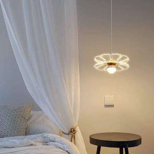 Minimalist nordic luxury chandelier with crystal pendants - vue 2 sur 10
