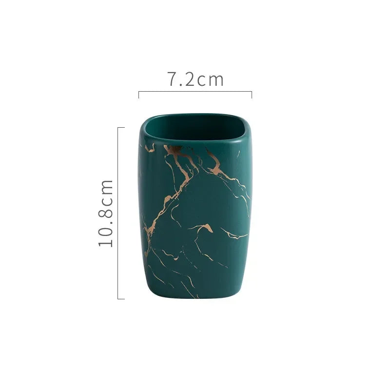 ensemble de tasse en céramique et support de brosse à dents