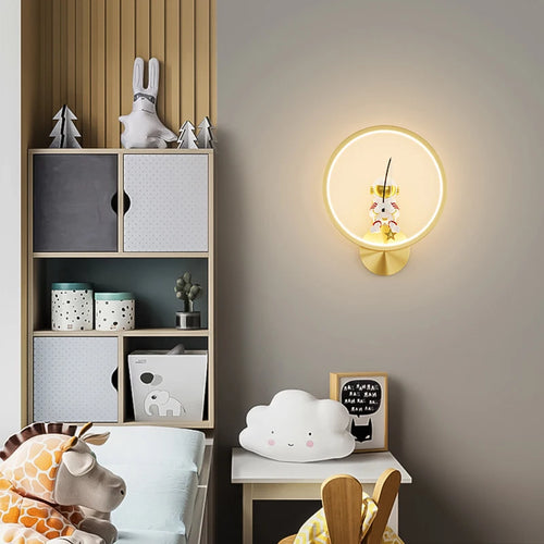 Modern minimalist moon astronaut bedside lamp - vue 4 sur 18