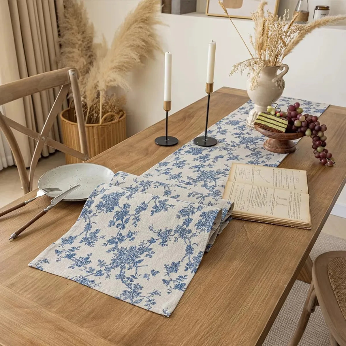 Chemin de table motif porcelaine florale style asiatique - vue 6 sur 6