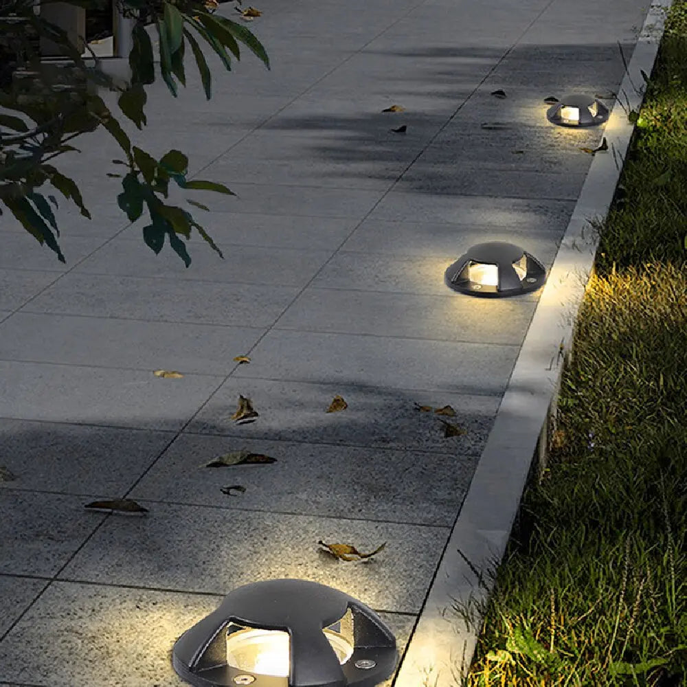 Versatile LED Aisle Lights for Outdoor Areas, Stairs, and Gardens - vue 5 sur 5
