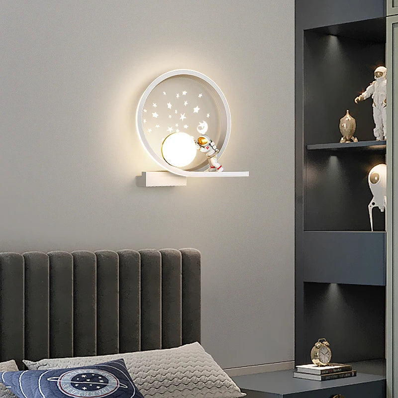 Nordic minimalist moon planet astronaut wall light - vue 4 sur 16