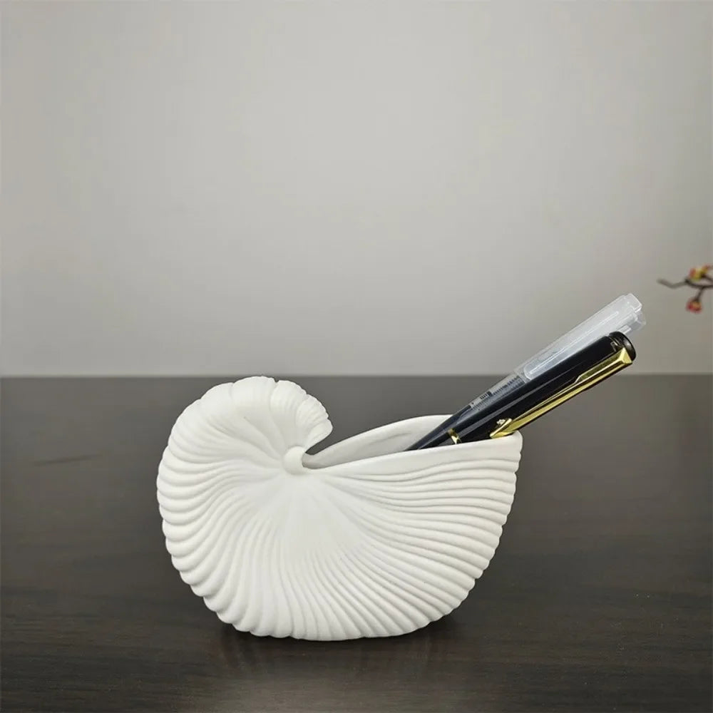 vase en céramique coquillage pour décoration florale artisanale - vue 5 sur 6
