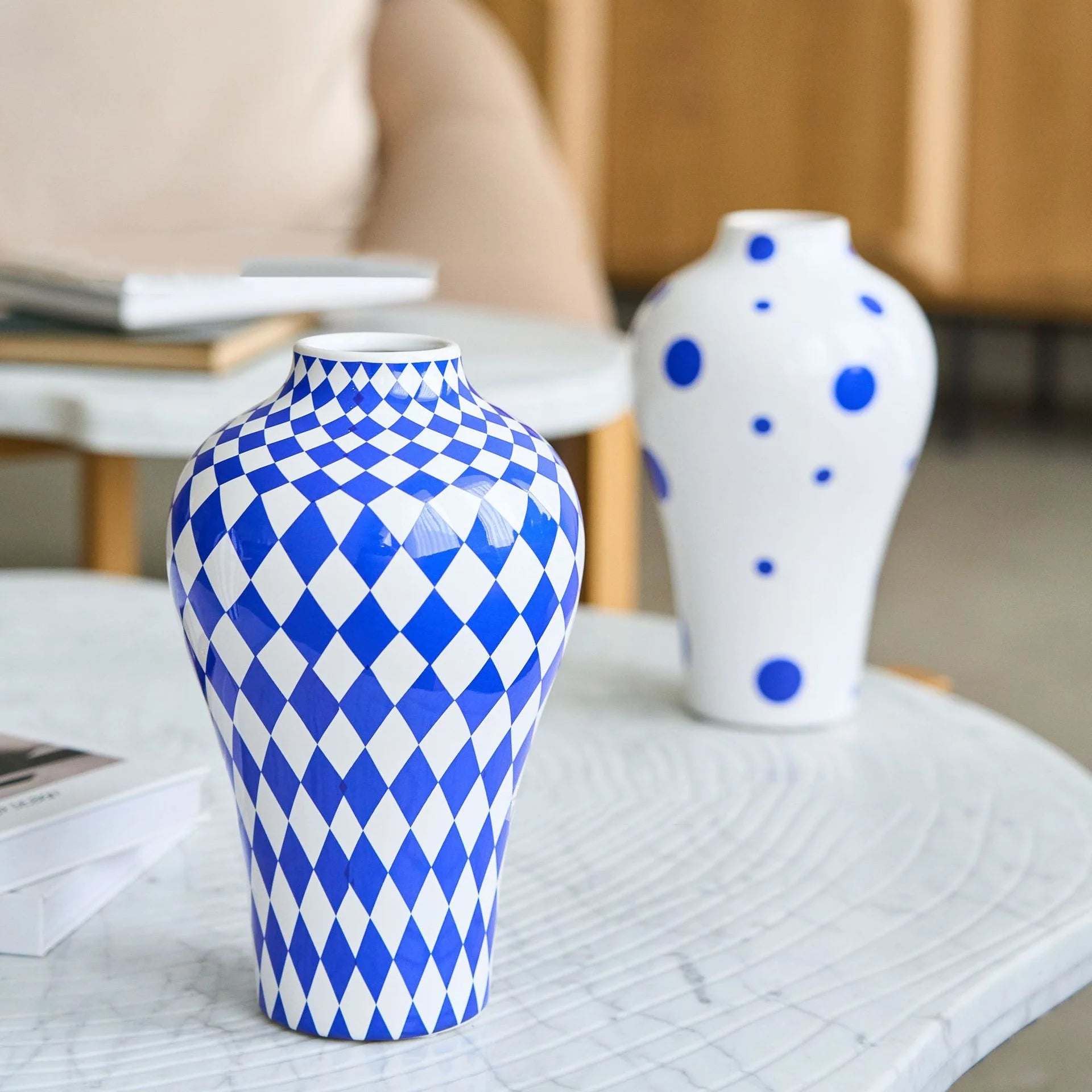 vase en céramique motif géométrique pour décoration florale artisanale - vue 3 sur 9
