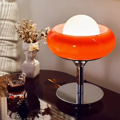 lampe de table vintage style bauhaus en forme de tarte aux œufs - vue 4 sur 7