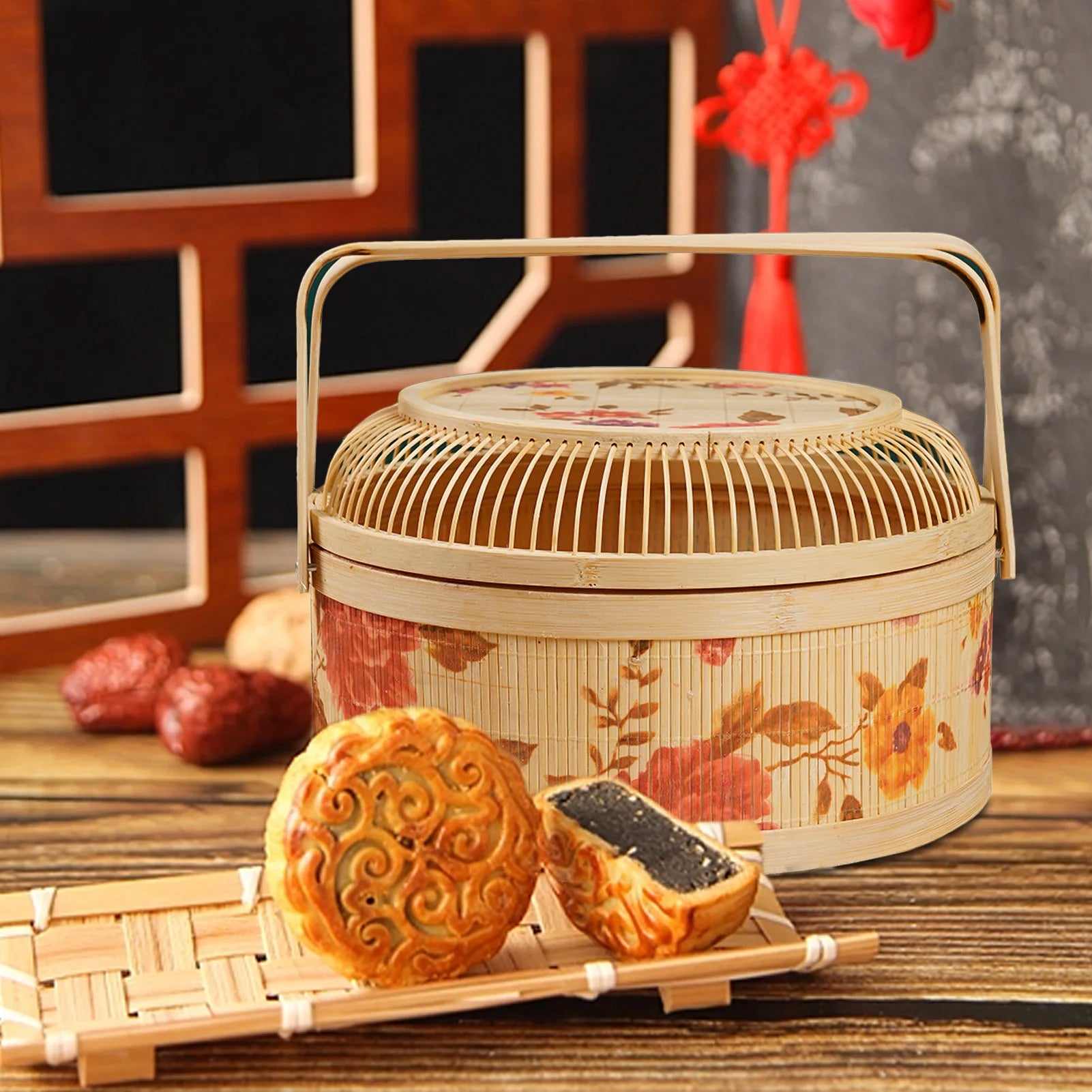 Handmade Woven Basket With Hollow Cover, 26x26x10cm Kitchen Bamboo Woven Tote Basket For New Year And Spring Festival - vue 6 sur 7
