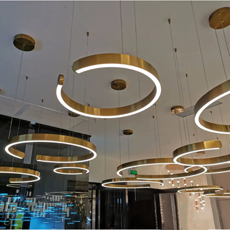 suspension LED en anneaux de luxe pour ambiance moderne - vue 4 sur 13