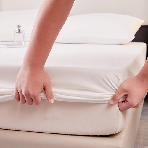 Kuup Safe Waterproof Mattress Protector, Soft Comfortable Breathable Solid Color Bedding Mattress Cover Fitted, No Pillowcases - vue 5 sur 13