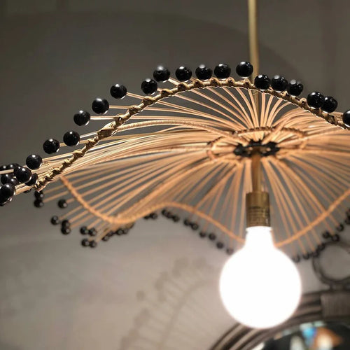 Suspension design en rotin style chinois apaisant - vue 4 sur 6