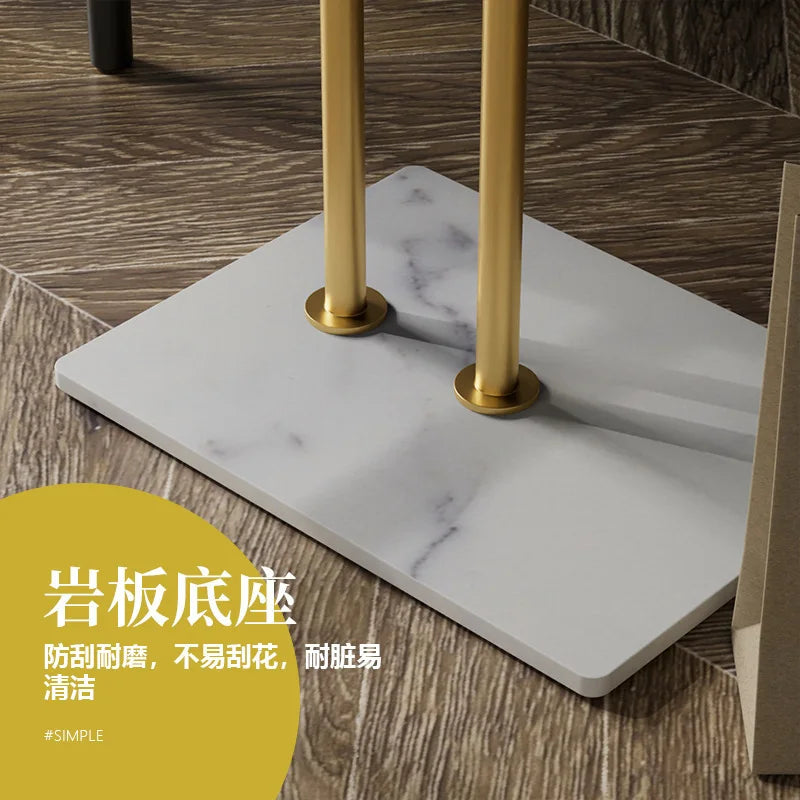 porte-vêtements en fer forgé pour une décoration élégante et moderne