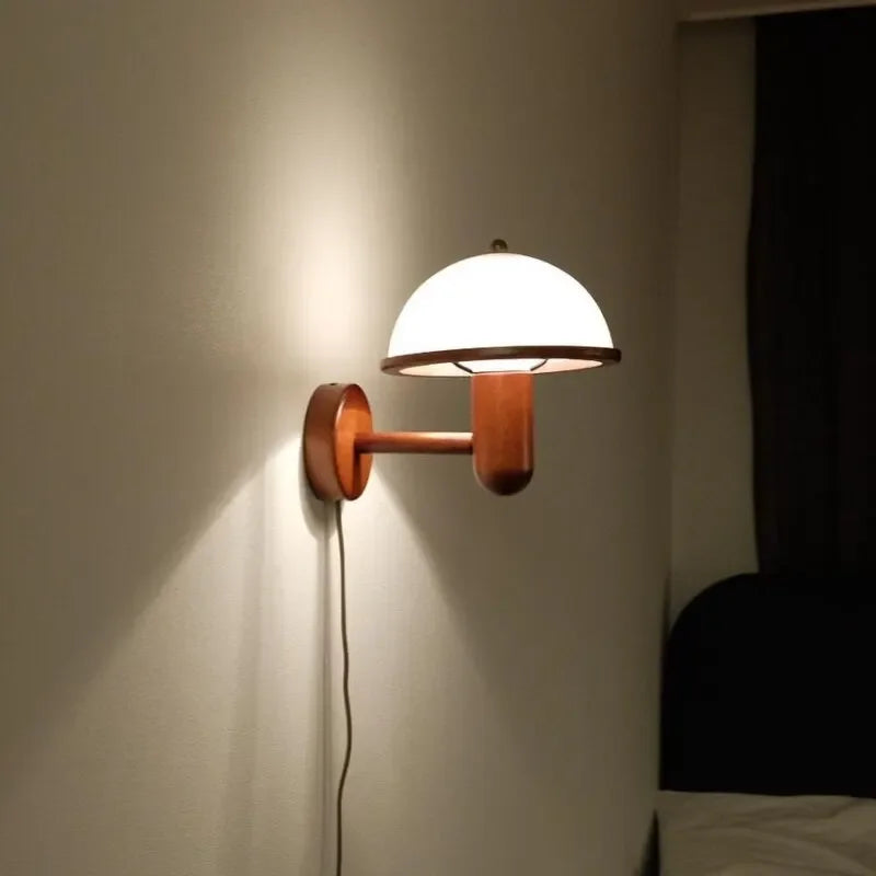 Nordic Retro Mushroom Wall Lamp with EU/US Plug, Wooden Bedroom Bedside Light, Living Room, Corridor LED Decorative Light - vue 7 sur 8