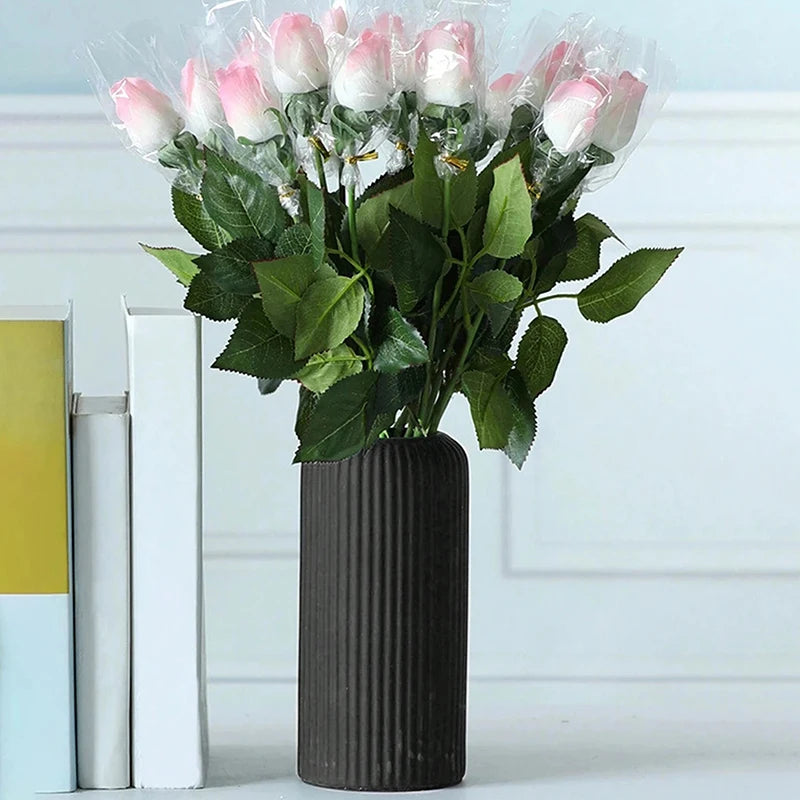 vase en plastique rayé pour arrangement floral décoratif - vue 5 sur 10