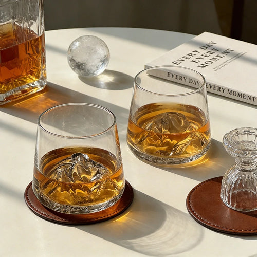 verre style montagne fond relief pour boissons café