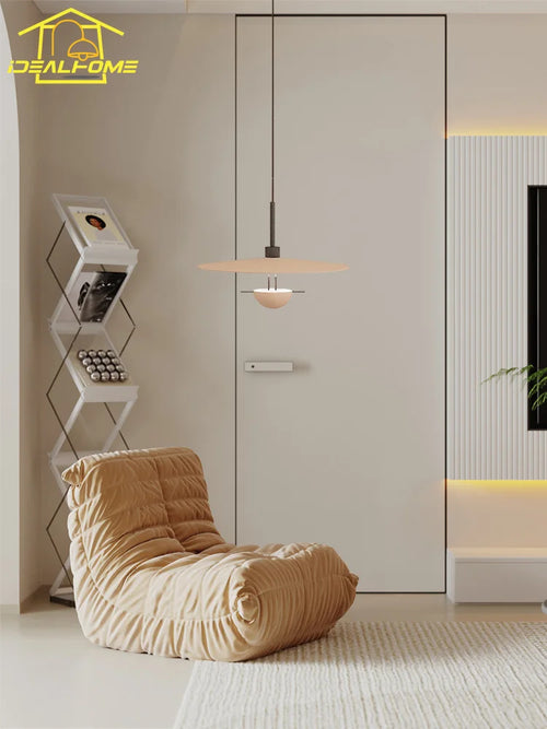 Minimalist flying saucer design decorative pendant light for various spaces - vue 6 sur 7
