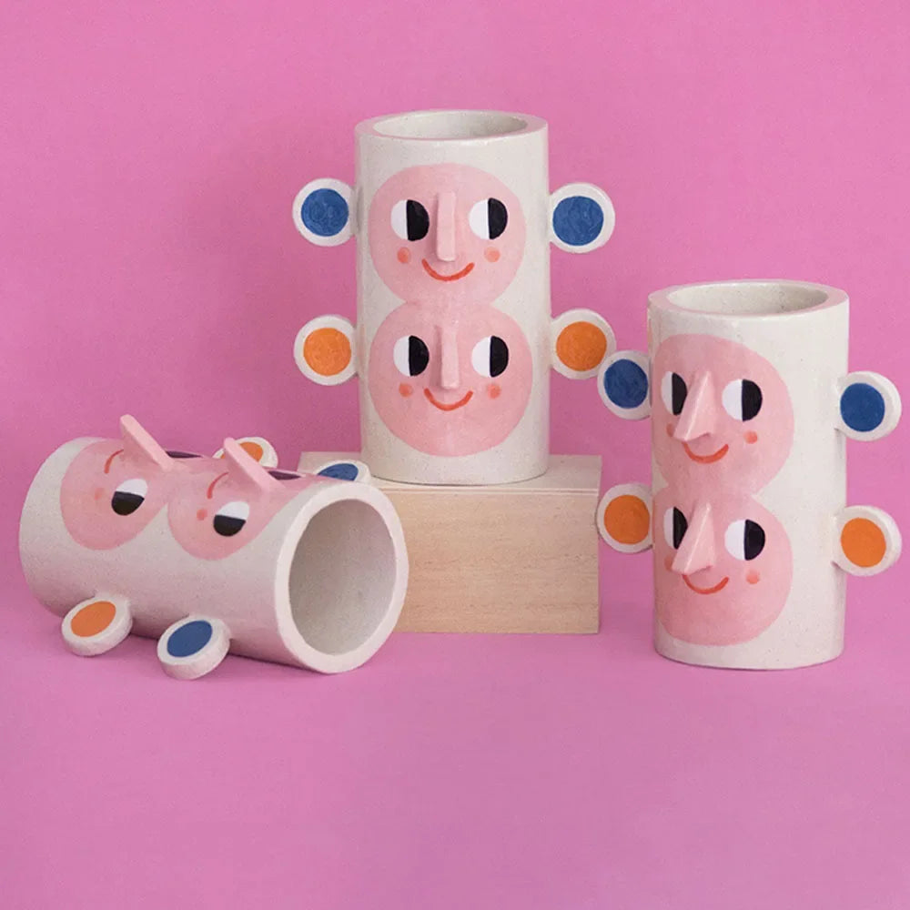 vase en céramique abstrait avec visage humain décoration florale - vue 6 sur 6