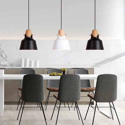 lampe suspendue moderne en bois avec abat-jour en aluminium décoratif