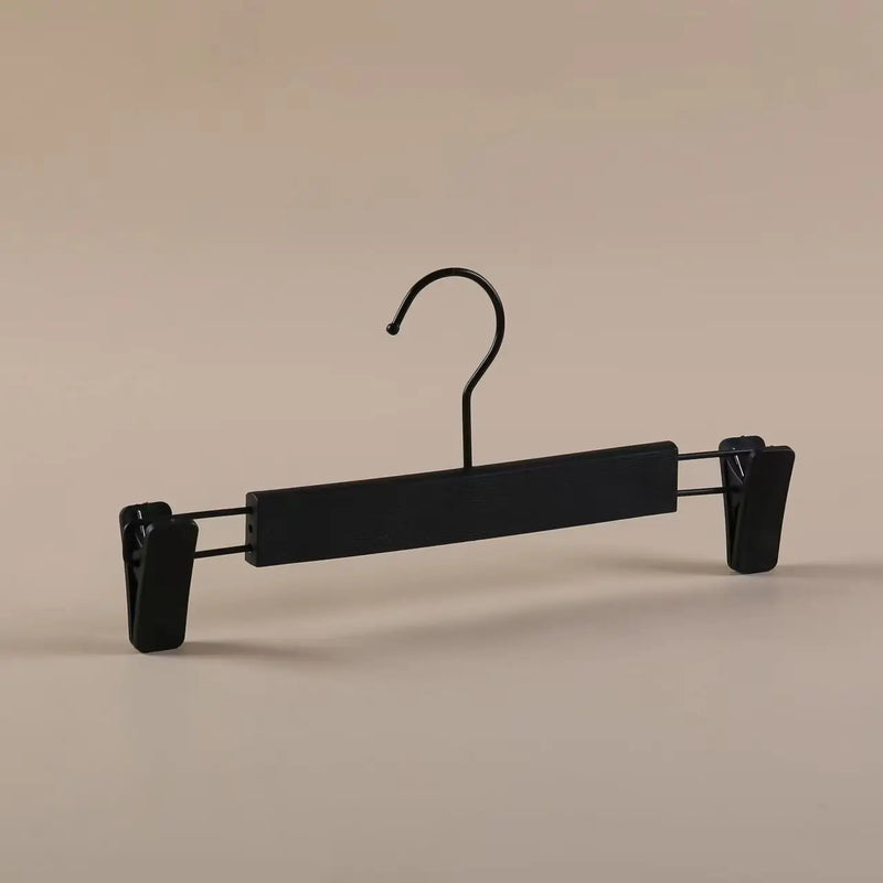 porte-vêtements en fer forgé pour une décoration élégante et moderne