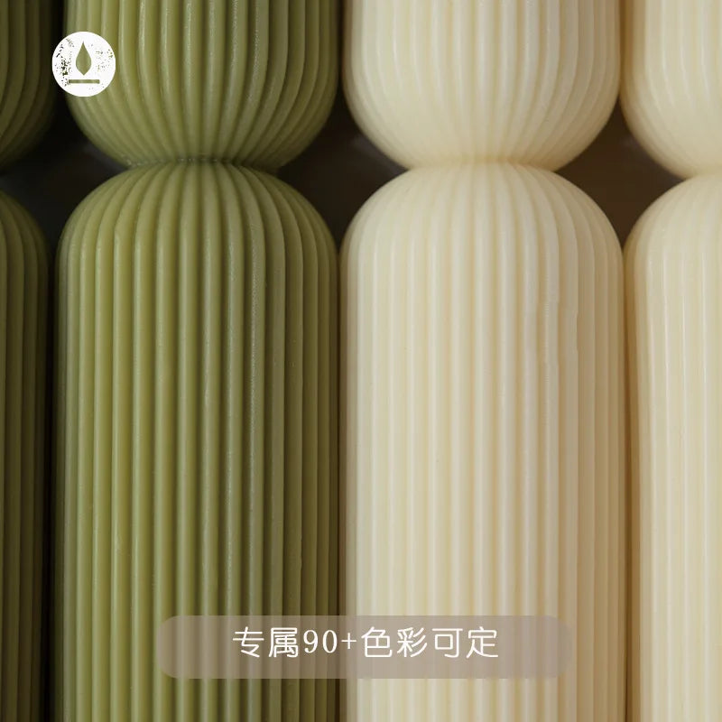 bougies parfumées artisanales avec colonnes rayées et carillons éoliens - vue 5 sur 9