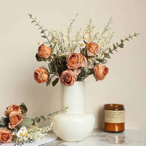 bouquet de roses séchées et pivoines pour décoration rétro automnale - vue 2 sur 13