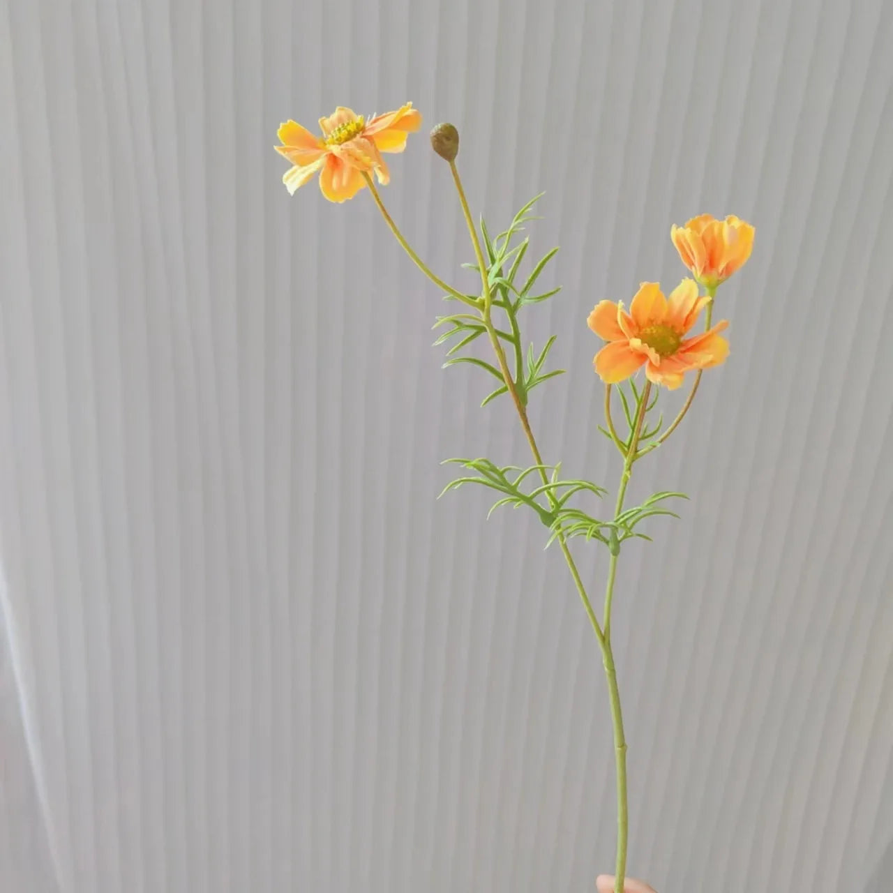 Realistic artificial daisy flowers for decoration and DIY