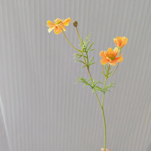 Realistic artificial daisy flowers for decoration and DIY