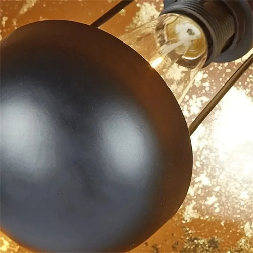 lampadaire industriel réglable avec trépied flexible pour intérieur moderne