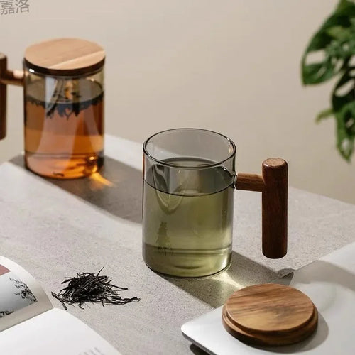 tasse en verre borosilicate avec poignée en bois et couvercle - vue 3 sur 8