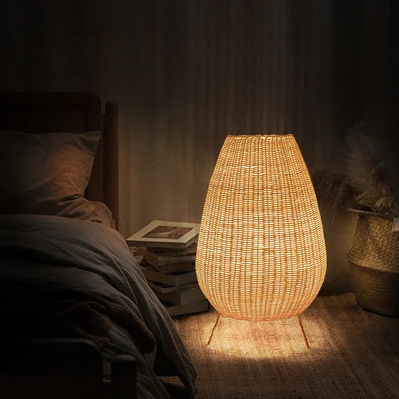 Lampadaire style asiatique en rotin naturel