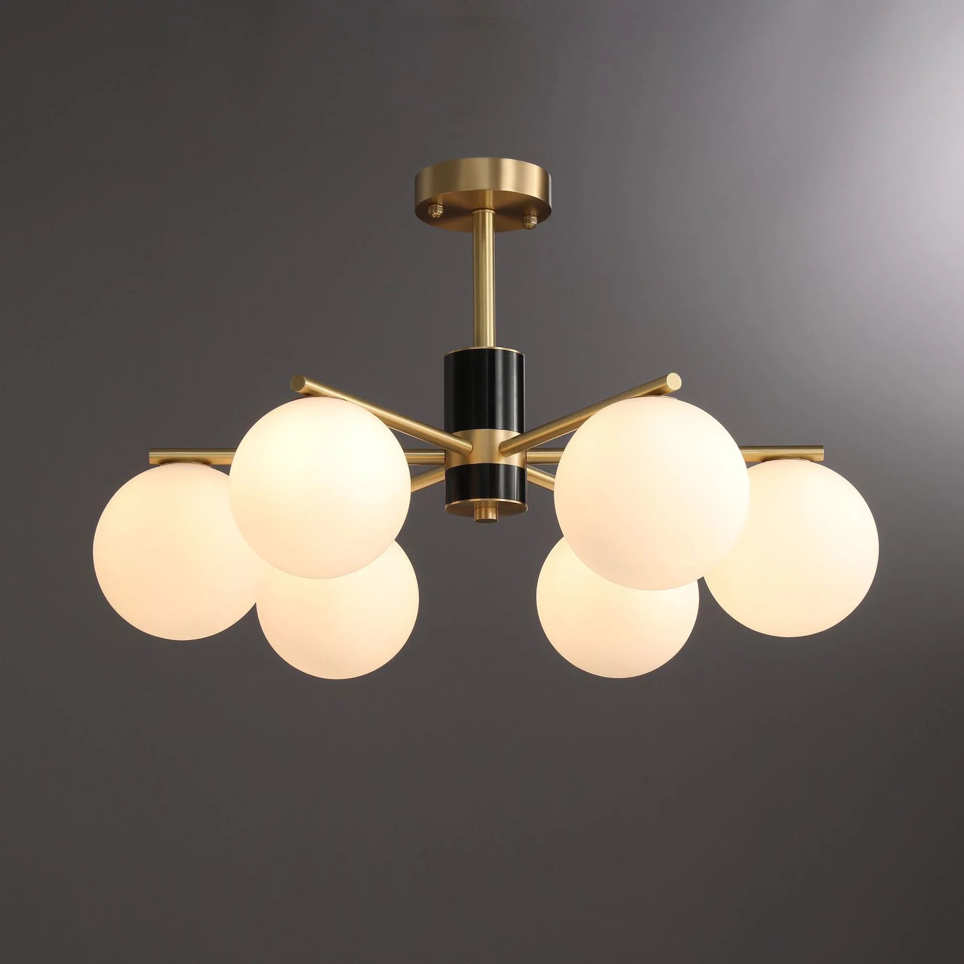 suspension nordique luxe en cuivre doré avec boules de verre blanches - vue 4 sur 12