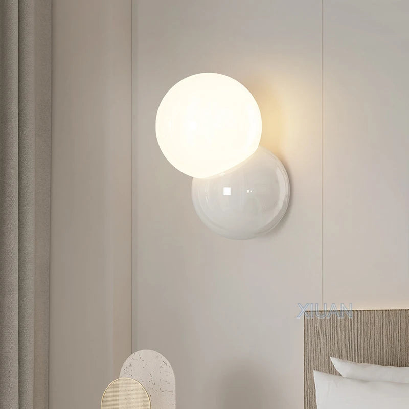 Applique murale boule ronde nordique pour éclairage de chambre à coucher crème blanc jaune lampe de chevet salon allée couloir hôtel escalier - vue 4 sur 9