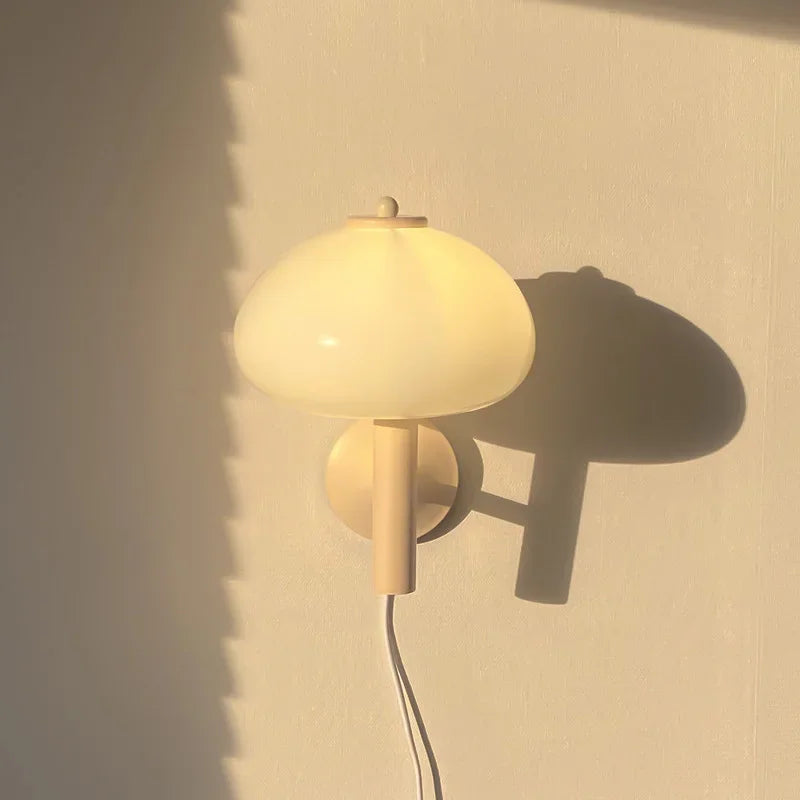 applique murale moderne en verre blanc avec interrupteur design élégant - vue 4 sur 6