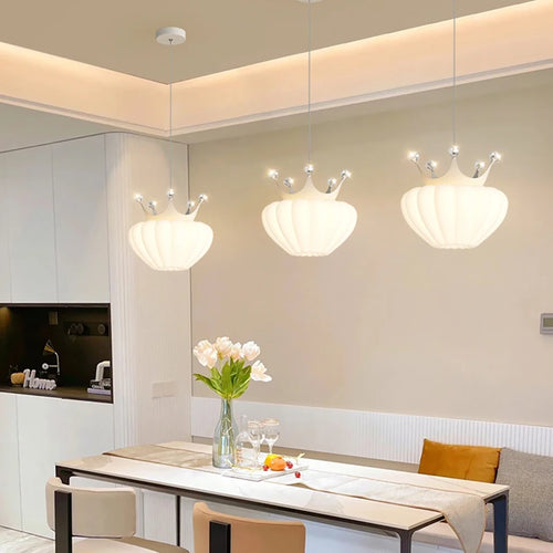 suspension de luxe en forme de couronne dorée décoratives