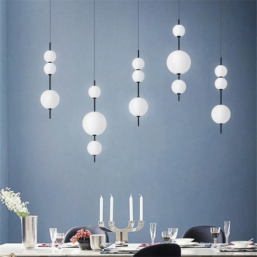 suspension en perles design pour décoration intérieure moderne