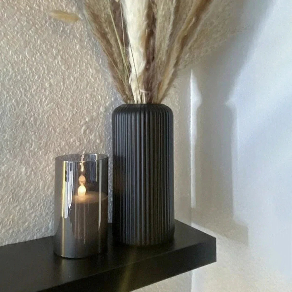 Striped Ceramic-Like Plastic Vase for Flowers, Decorative Floral Arrangement Display, Creative Little Flower Vase - vue 5 sur 6