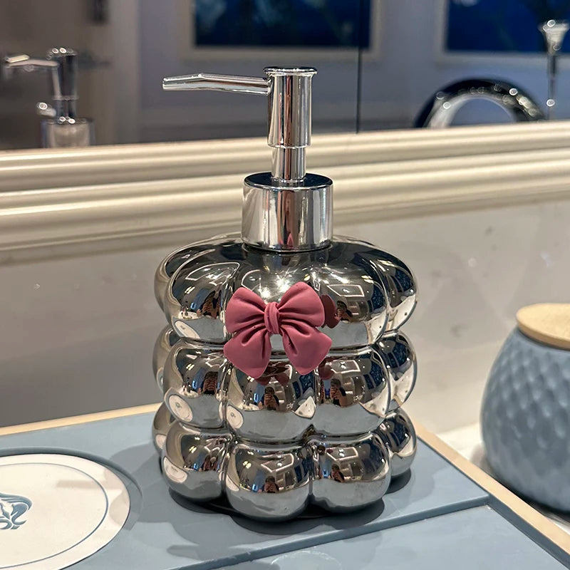 distributeur de savon en céramique décoratif moderne pour salle de bain - vue 8 sur 16