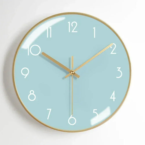 horloge murale moderne en métal esthétique et silencieuse