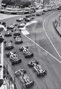 affiche vintage personnages de voitures de sport F1 en noir et blanc