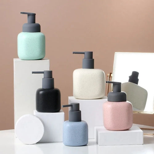 bouteille en céramique pour savon et gel douche portable - vue 3 sur 21