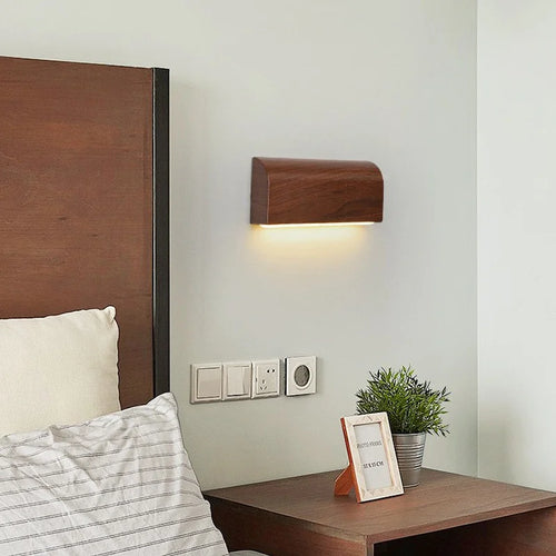 Minimalist dimmable walnut wood Nordic wall light - vue 3 sur 6