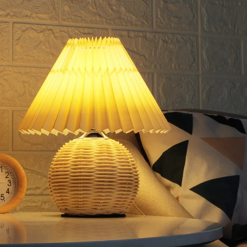 Lampe de Table plissée Vintage en rotin