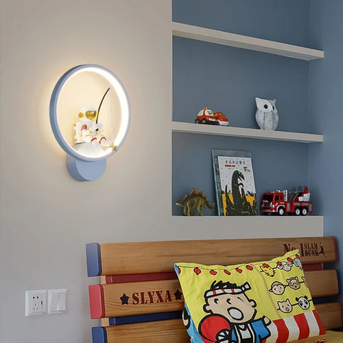 Modern minimalist moon astronaut bedside lamp - vue 6 sur 18